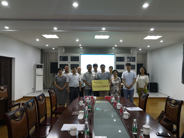 维多利亚老品牌值得信赖vic与洪泽湖粮食储备直属库共建大学生社会实践基地